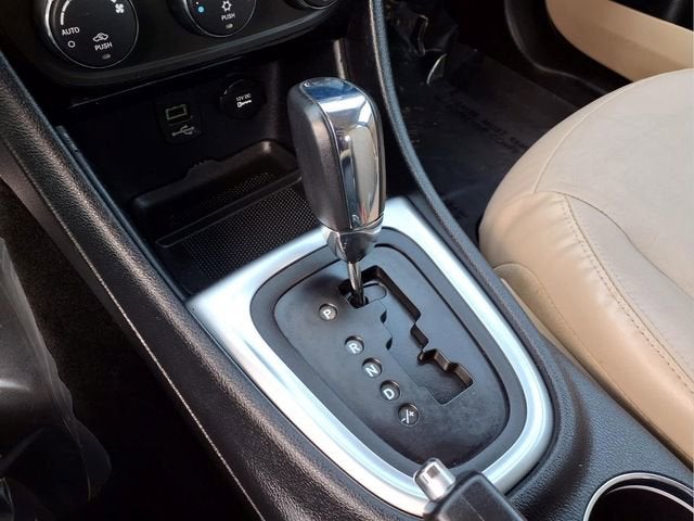 2011 Chrysler 200 Limited