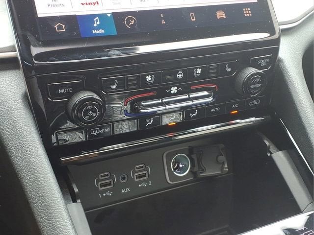 2023 Jeep Grand Cherokee L Overland 4x4