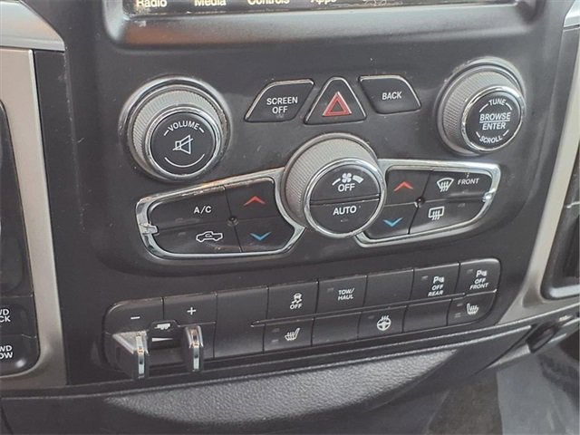 2017 RAM 1500 Big Horn Crew Cab 4x4 5'7" Box