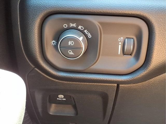 2023 RAM 1500 Big Horn Crew Cab 4x4 5'7" Box