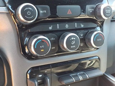 2023 RAM 1500 Big Horn Crew Cab 4x4 5'7" Box
