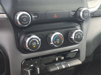 2022 RAM 1500 Big Horn Crew Cab 4x4 5'7" Box
