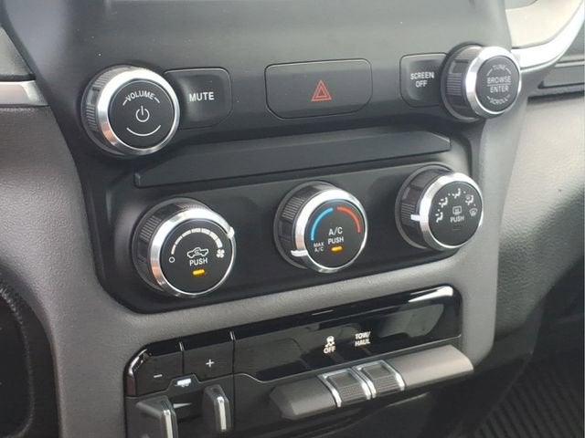 2022 RAM 1500 Big Horn Crew Cab 4x4 5'7" Box
