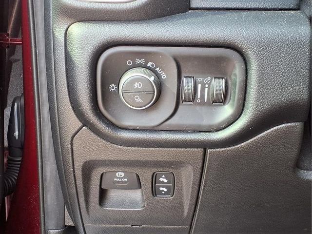 2019 RAM 1500 Laramie Crew Cab 4x4 5'7" Box