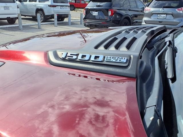 2019 RAM 1500 Laramie Crew Cab 4x4 5'7" Box