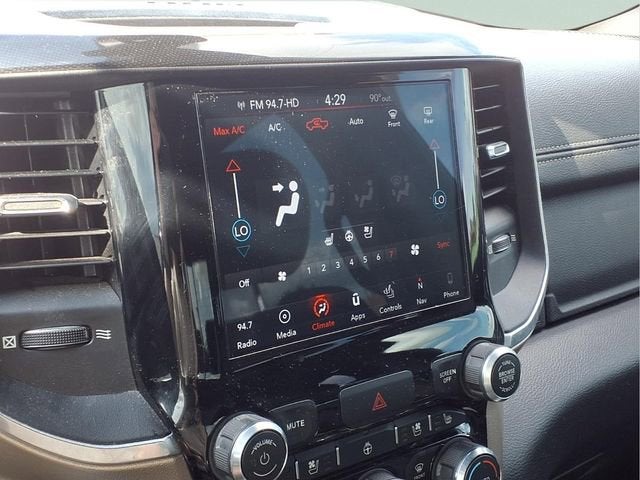 2019 RAM 1500 Laramie Crew Cab 4x4 5'7" Box