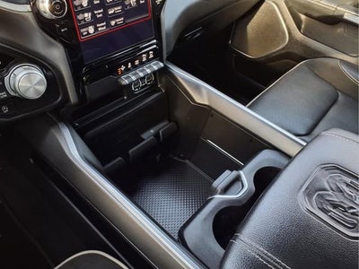 2020 RAM 1500 Laramie Crew Cab 4x4 5'7" Box