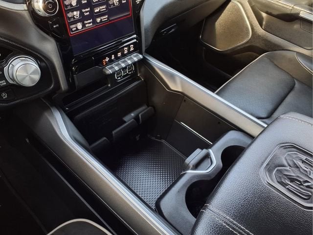 2020 RAM 1500 Laramie Crew Cab 4x4 5'7" Box