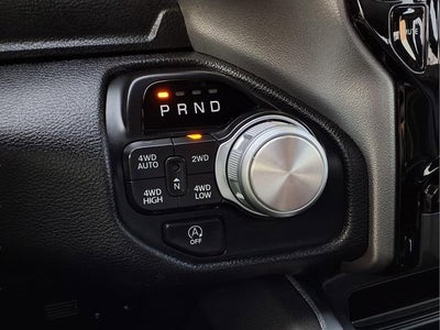 2020 RAM 1500 Laramie Crew Cab 4x4 5'7" Box