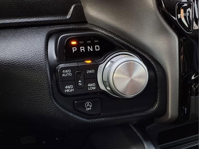 2020 RAM 1500 Laramie Crew Cab 4x4 5'7" Box