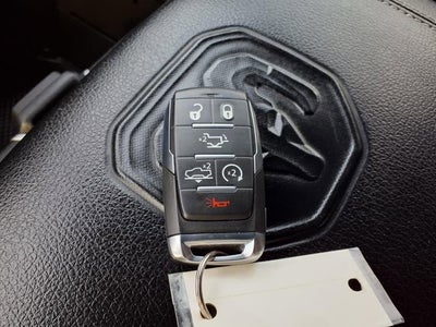 2020 RAM 1500 Laramie Crew Cab 4x4 5'7" Box