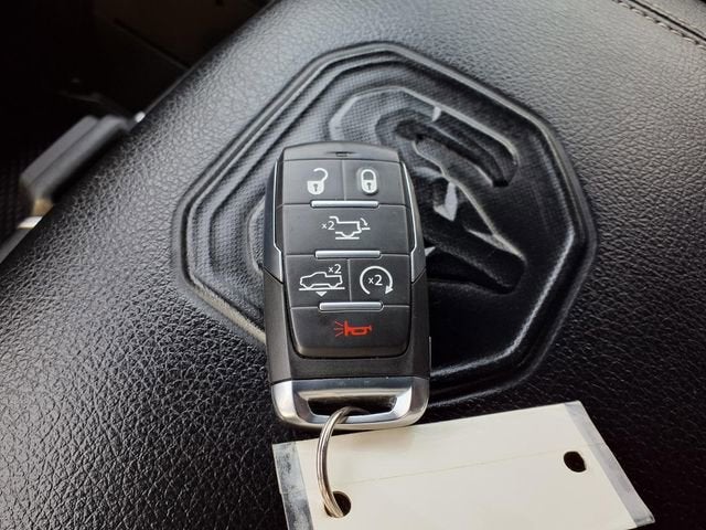 2020 RAM 1500 Laramie Crew Cab 4x4 5'7" Box