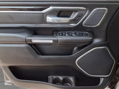 2020 RAM 1500 Laramie Crew Cab 4x4 5'7" Box