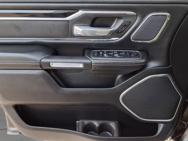 2020 RAM 1500 Laramie Crew Cab 4x4 5'7" Box