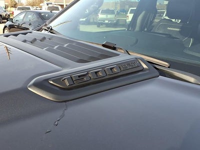 2020 RAM 1500 Laramie Crew Cab 4x4 5'7" Box