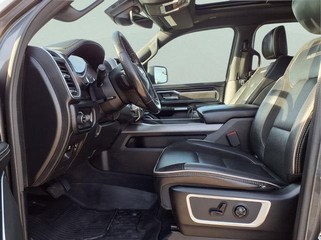 2020 RAM 1500 Laramie Crew Cab 4x4 5'7" Box