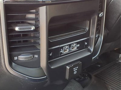 2020 RAM 1500 Laramie Crew Cab 4x4 5'7" Box