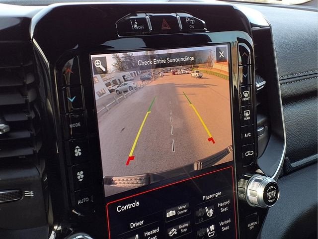 2020 RAM 1500 Laramie Crew Cab 4x4 5'7" Box