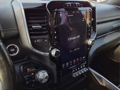 2020 RAM 1500 Laramie Crew Cab 4x4 5'7" Box