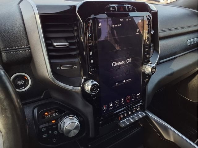 2020 RAM 1500 Laramie Crew Cab 4x4 5'7" Box