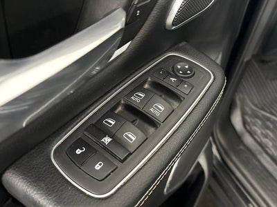 2023 RAM 1500 Laramie Crew Cab 4x4 5'7" Box