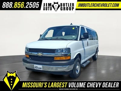 2023 Chevrolet Express Passenger 3500 1LT