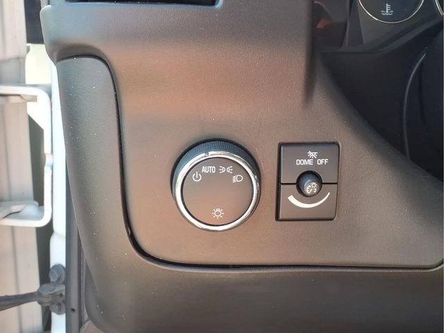 2023 Chevrolet Express Passenger 3500 1LT