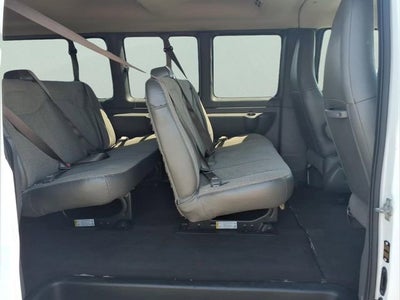 2023 Chevrolet Express Passenger 3500 1LT