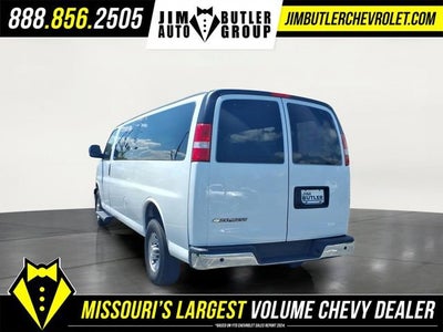 2023 Chevrolet Express Passenger 3500 1LT