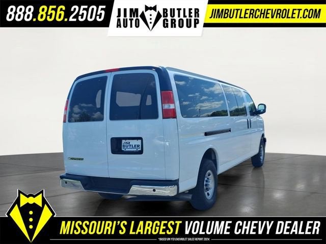 2023 Chevrolet Express Passenger 3500 1LT