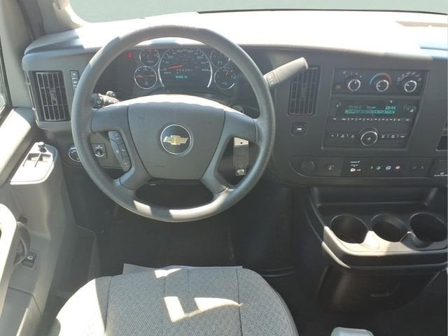 2023 Chevrolet Express Passenger 3500 1LT