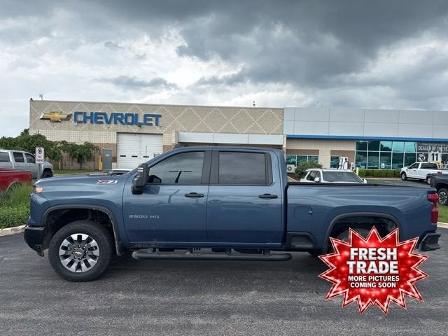 2026 Chevrolet Silverado HD Custom 4WD Crew Cab Standard Box's photo