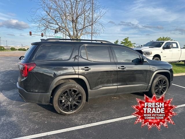 2023 GMC Acadia SLT
