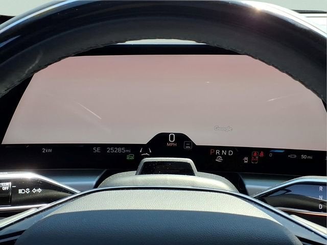 2025 Cadillac LYRIQ Luxury 3