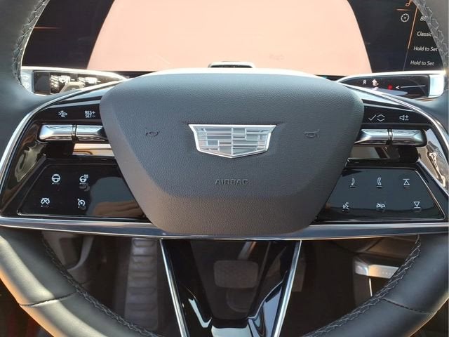2025 Cadillac LYRIQ Luxury 3