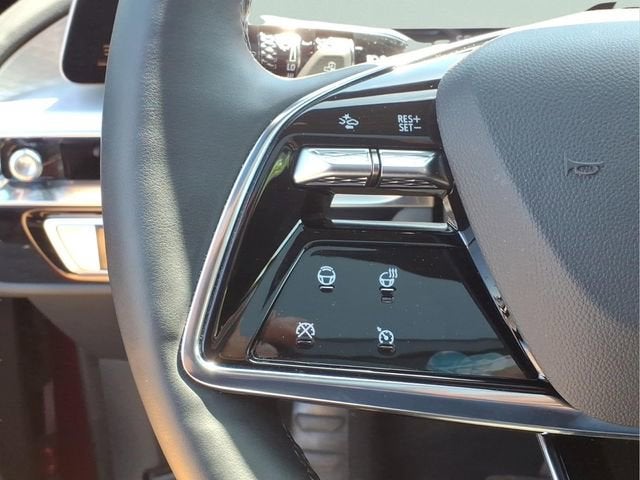 2025 Cadillac LYRIQ Luxury 3