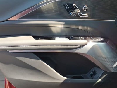 2025 Cadillac LYRIQ Luxury 3