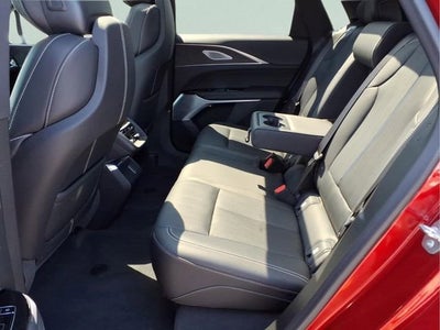 2025 Cadillac LYRIQ Luxury 3
