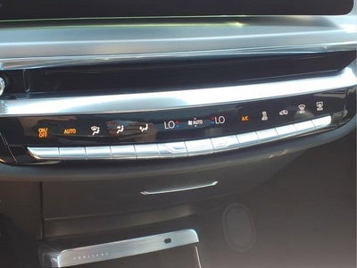 2025 Cadillac LYRIQ Luxury 3