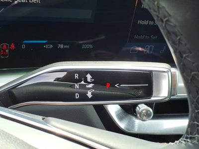 2025 Cadillac LYRIQ Luxury 3