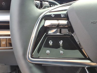 2025 Cadillac LYRIQ Luxury 3