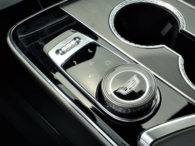 2025 Cadillac LYRIQ Luxury 3