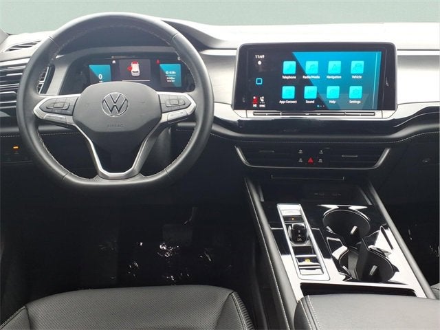 2024 Volkswagen Atlas Cross Sport 2.0T SE w/Technology