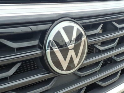 2024 Volkswagen Atlas Cross Sport 2.0T SE w/Technology
