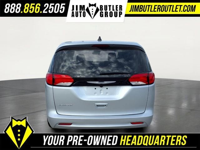 2023 Chrysler Voyager LX