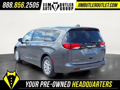 2022 Chrysler Voyager LX