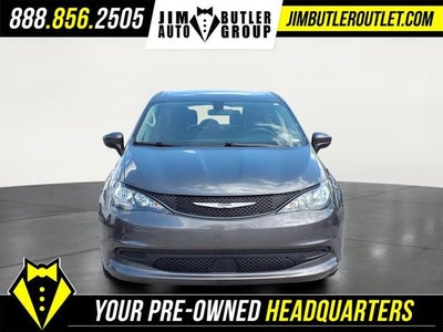 2022 Chrysler Voyager LX