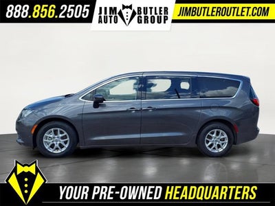 2022 Chrysler Voyager LX