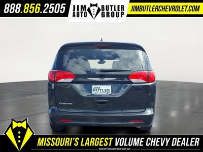 2023 Chrysler Voyager LX