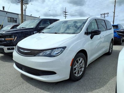 2024 Chrysler Voyager LX